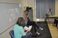 الفنان تامر نفار يلتقي طلاب مدرسة أجيال الثانوية